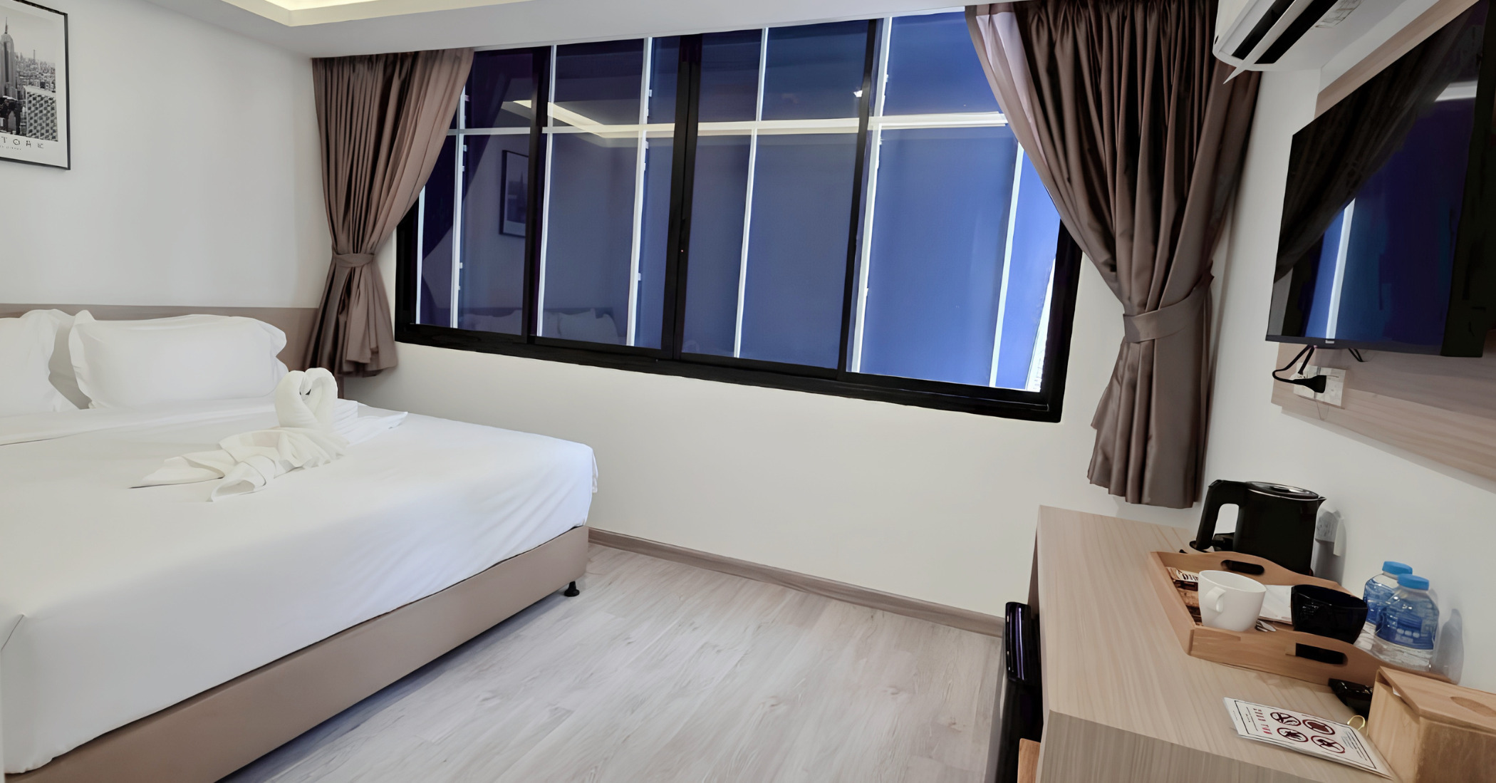Deluxe King Room